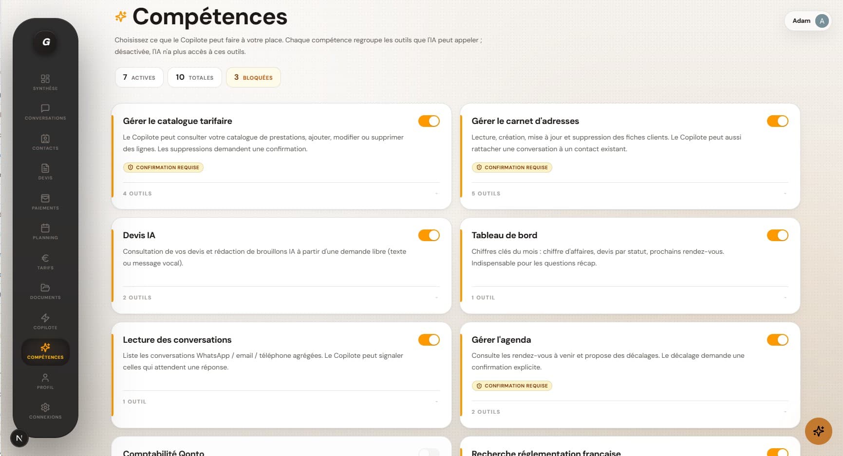 Page Compétences avec les capacités de l'assistant activables individuellement